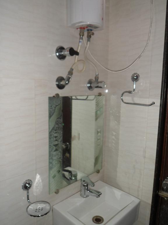 Hotel Silver Plaza Ahmedabad Room photo