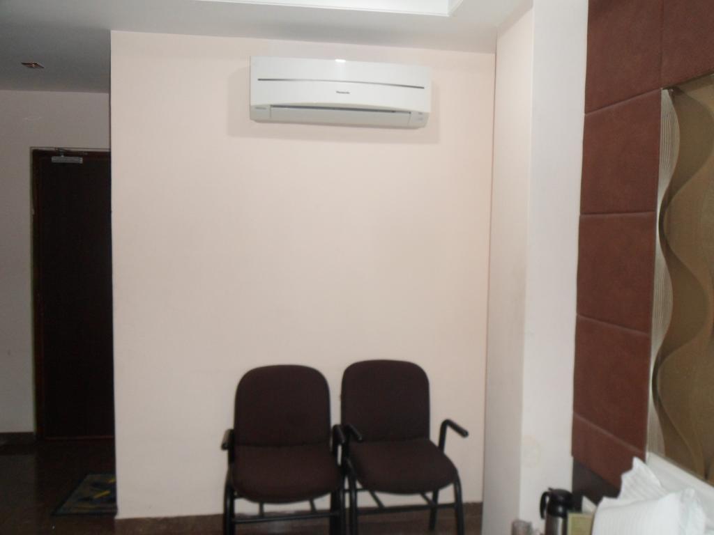 Hotel Silver Plaza Ahmedabad Room photo