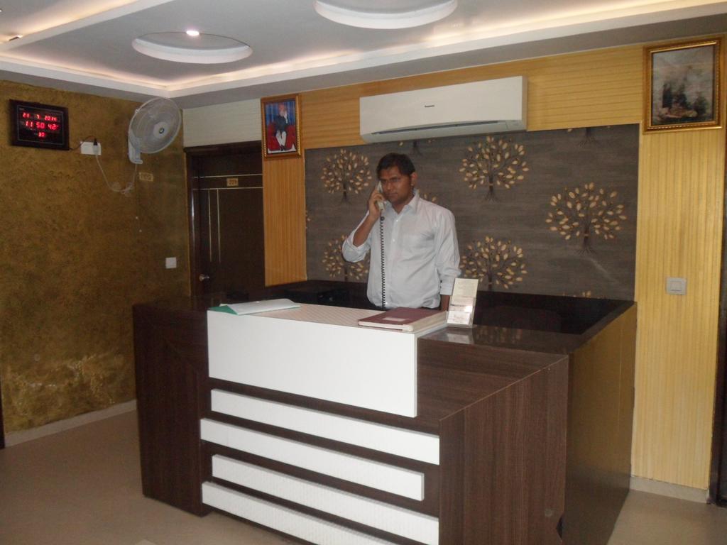Hotel Silver Plaza Ahmedabad Exterior photo